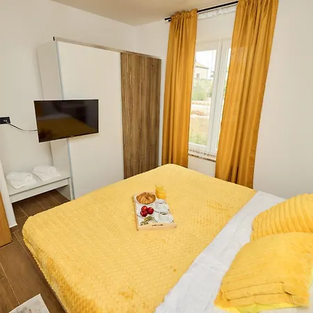 Eukaliptus-umag-30m From The Sea Apartman Sveti Ivan (Istria)
