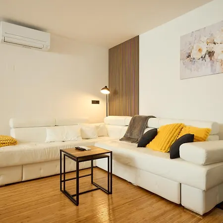 Eukaliptus-umag-30m From The Sea Apartman *