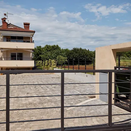 Eukaliptus-umag-30m From The Sea Apartman Sveti Ivan (Istria)